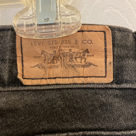 Levi’s vintage black Low Skinny 545 distressed jeans. EUC. Size 10M. - Picture 4 of 5